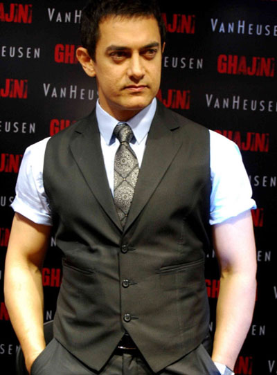 Aamir Khan joins the ranks of item boys